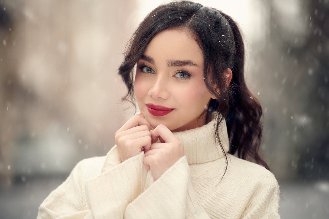 Cryotherapy for Beauty: The Benefits of Cold Facials and Ice Tools